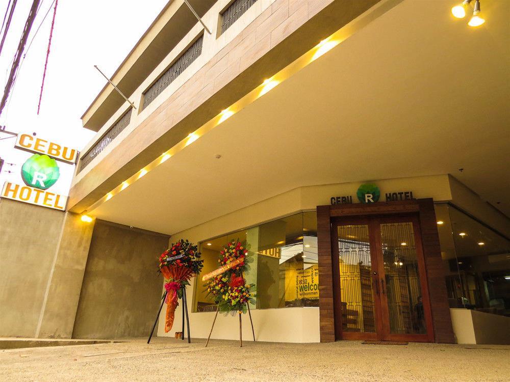 宿务岛r马波罗酒店 外观 照片