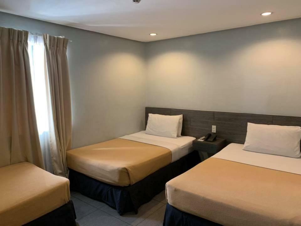 宿务岛r马波罗酒店 外观 照片